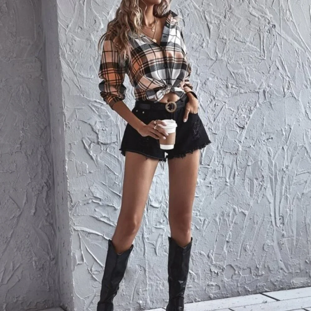 CASUAL DOLLZ Plaid Print Button Minimalist Top - Picture 5 of 5